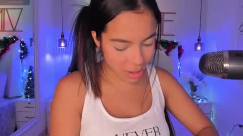 Sophie Hill  online show from December 3, 8:29 pm