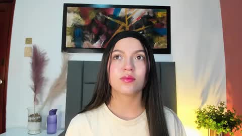 sophiacolliins online show from September 18, 11:34 am