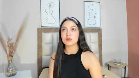 sophiacolliins online show from September 24, 11:35 am