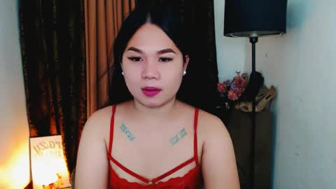 Snapshot of sophiacollinsx chatting on June 14, 8:27 am sophia will make u day online show from June 14, 8:27 am