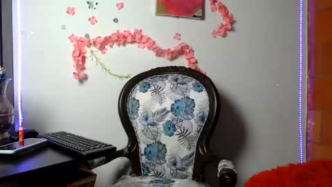 Snapshot of sophiadazza666 chatting on October 16, 10:11 pm sophia online show from October 16, 10:11 pm