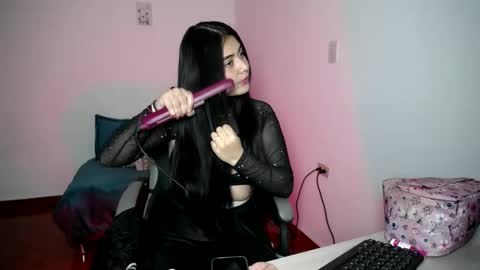 Snapshot of sophiadazza666 chatting on October 21, 10:43 pm sophia online show from October 21, 10:43 pm