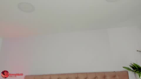 Sofi online show from March 25, 12:22 pm