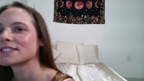 sophiaskyee444 online show from June 17, 2:03 am
