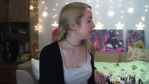 Snapshot of sophiasonata chatting on December 4, 2:37 pm SophiaSonata online show from December 4, 2:37 pm
