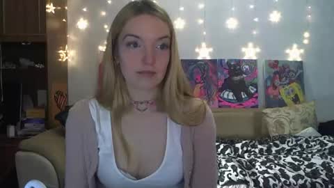 Snapshot of sophiasonata chatting on January 2, 10:33 pm SophiaSonata online show from January 2, 10:33 pm