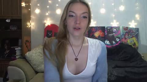 Snapshot of sophiasonata chatting on February 19, 4:33 pm SophiaSonata online show from February 19, 4:33 pm