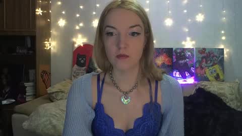 Snapshot of sophiasonata chatting on March 1, 8:21 pm SophiaSonata online show from March 1, 8:21 pm