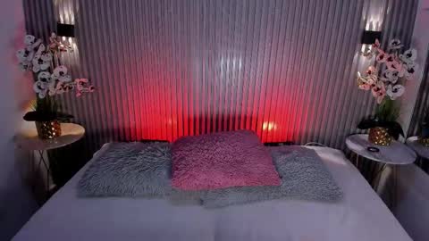 sophicollins online show from February 5, 11:04 am