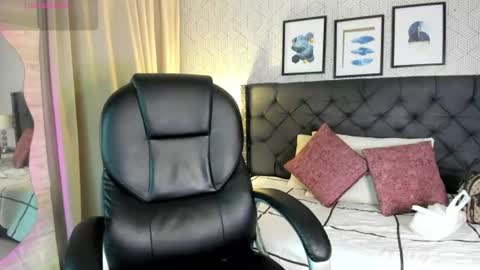 Snapshot of sophie__blare chatting on June 17, 7:15 pm sophie__blare online show from June 17, 7:15 pm