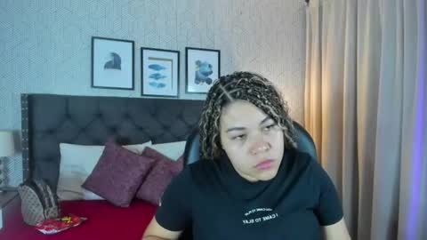 Snapshot of sophie__blare chatting on July 21, 7:05 pm sophie__blare online show from July 21, 7:05 pm