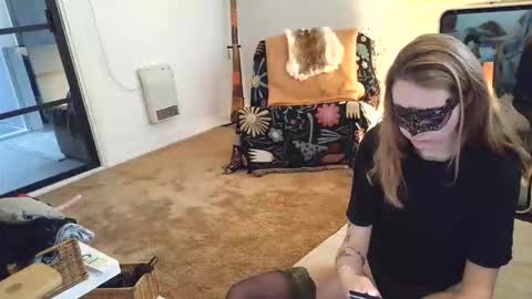 Snapshot of sophie_and_joost_luckydip chatting on February 1, 3:32 pm Sophie And Joost Luckydips Cam online show from February 1, 3:32 pm