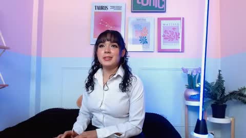 Snapshot of sophie_benet_ chatting on May 6, 2:00 pm Sophie online show from May 6, 2:00 pm