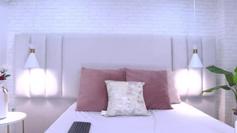 Sofia  santodomingo online show from November 1, 8:00 pm