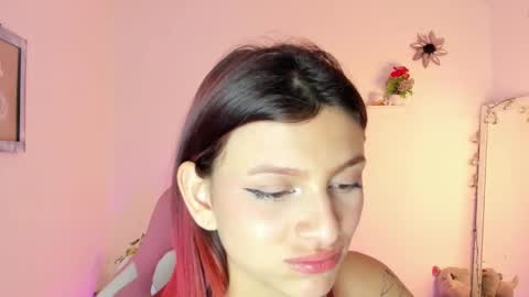 Snapshot of sophie_dolly_ chatting on January 15, 10:24 pm sophie doll online show from January 15, 10:24 pm