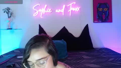 Snapshot of sophie_foxx chatting on February 11, 12:21 pm SOPHIE - FOXX online show from February 11, 12:21 pm