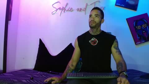 SOPHIE - FOXX online show from July 28, 12:01 pm