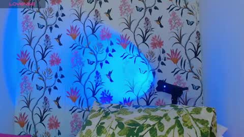 Snapshot of sophie_lii chatting on February 4, 5:34 pm Sophie or Sof online show from February 4, 5:34 pm