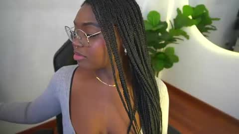 Sophie online show from June 16, 5:26 pm