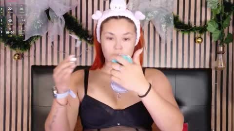 sophie_new25 online show from December 16, 12:43 pm