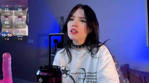 sophie_nomenal_ online show from November 28, 2:14 am