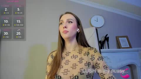 Snapshot of sophie_rocks chatting on April 28, 9:36 am Sophie online show from April 28, 9:36 am