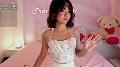 Snapshot of sophie_smitt chatting on November 13, 1:48 am Sophie Smitt online show from November 13, 1:48 am