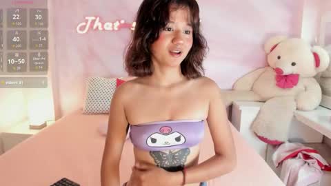 Snapshot of sophie_smitt chatting on December 1, 1:32 am Sophie Smitt online show from December 1, 1:32 am