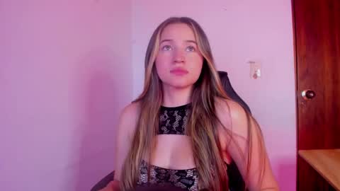 sophie_spencer1 online show from March 11, 6:08 am