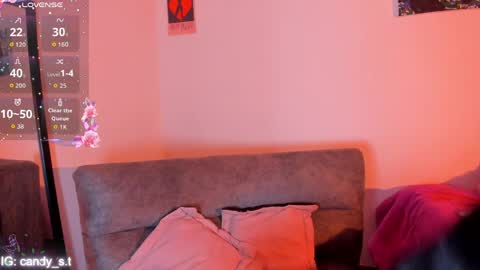 Snapshot of sophie_t_ chatting on April 12, 1:21 am Sofia online show from April 12, 1:21 am