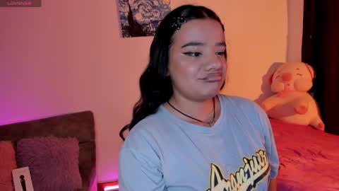 Snapshot of sophie_t_ chatting on April 21, 4:19 am Sofia online show from April 21, 4:19 am