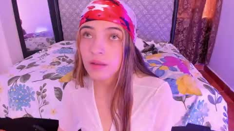 Sophie online show from June 11, 6:39 pm