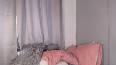 Snapshot of sophie_w1 chatting on July 28, 4:39 pm sophie_w1 online show from July 28, 4:39 pm