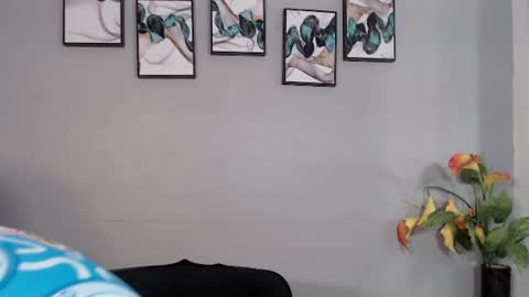 Snapshot of sophie_w1 chatting on August 1, 12:26 pm sophie_w1 online show from August 1, 12:26 pm