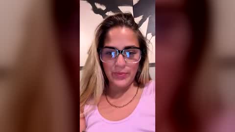 Sophieluvsthesun online show from June 18, 3:51 am