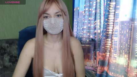 Snapshot of sophieblackwood chatting on March 14, 9:15 am Sophie online show from March 14, 9:15 am