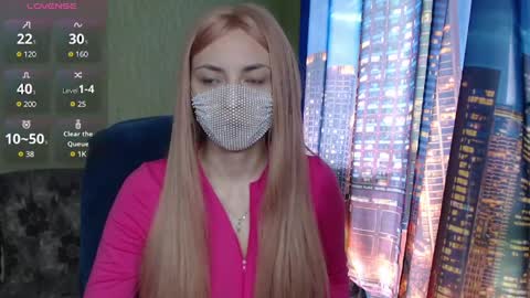 Snapshot of sophieblackwood chatting on March 29, 8:47 am Sophie online show from March 29, 8:47 am