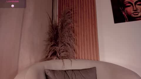 Snapshot of sophieblake_1 chatting on March 28, 11:15 pm Sophie online show from March 28, 11:15 pm