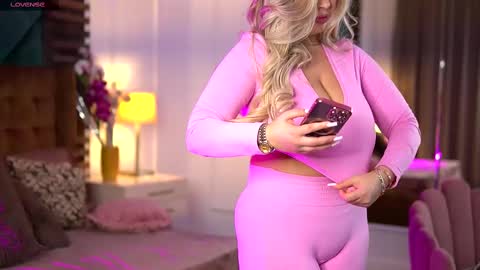 Sophie online show from February 28, 7:26 am