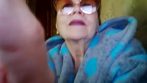 Snapshot of sophieburnsx chatting on April 28, 9:58 am SophieBurnsX online show from April 28, 9:58 am