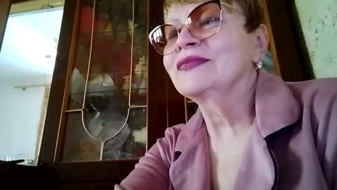 Snapshot of sophieburnsx chatting on May 28, 9:06 am SophieBurnsX online show from May 28, 9:06 am