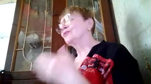 Snapshot of sophieburnsx chatting on June 7, 9:57 am SophieBurnsX online show from June 7, 9:57 am