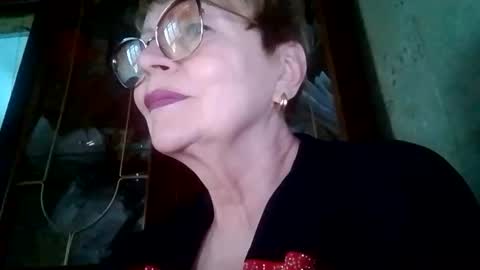 Snapshot of sophieburnsx chatting on June 8, 3:01 pm SophieBurnsX online show from June 8, 3:01 pm