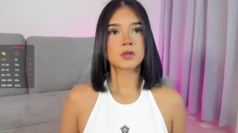 Snapshot of sophiecb chatting on June 9, 2:50 pm sophie online show from June 9, 2:50 pm