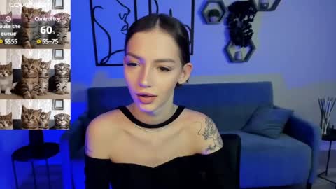 Sophie online show from December 2, 3:58 am