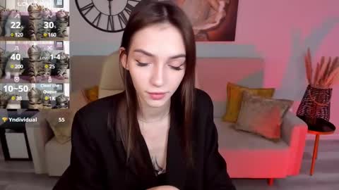 Sophie online show from December 8, 3:45 pm