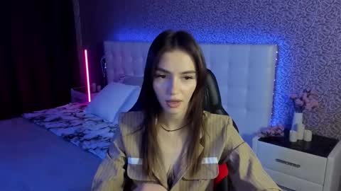 Sophie online show from February 23, 11:00 am