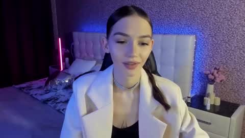 Sophie online show from February 25, 6:36 am