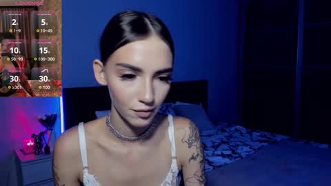 Sophie online show from September 17, 1:29 am