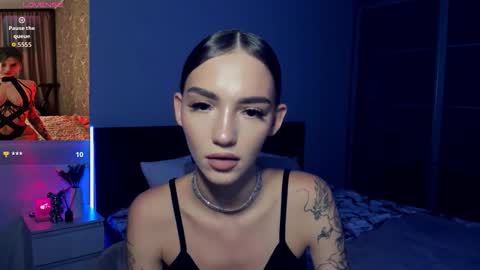 Sophie online show from September 19, 1:34 pm